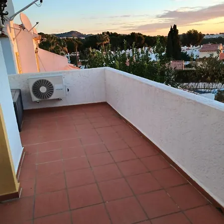 3 Bedroom, 2 Bathroom With 2 Pools And A Shared Paddling Pool Feriehus Calpe